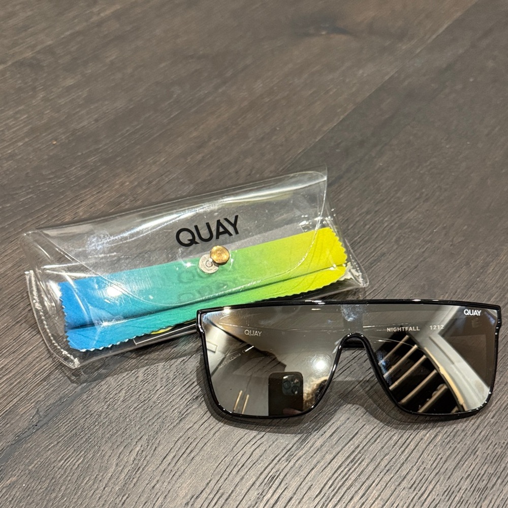Quay Australia Black Sunglasses with Gradient Case